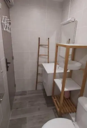 Lägenhet Renove 200 M De La Avec Parking Prive *