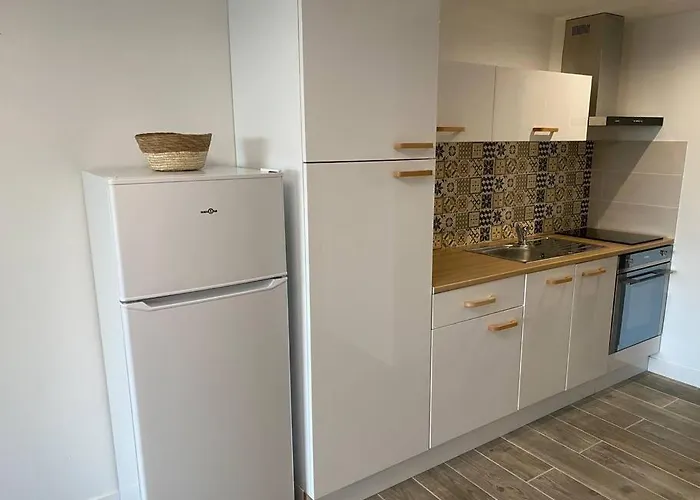 Rénové 200 M De La Avec Parking Privé Appartamento Agde