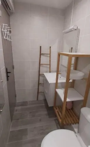 Апартаменты Renove 200 M De La Avec Parking Prive *