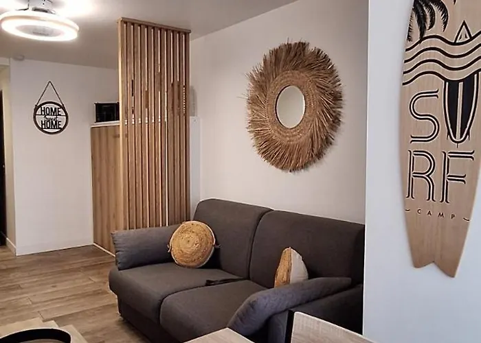 Renove 200 M De La Avec Parking Prive * Агд