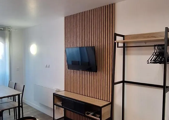 Renove 200 M De La Avec Parking Prive Апартаменты Агд